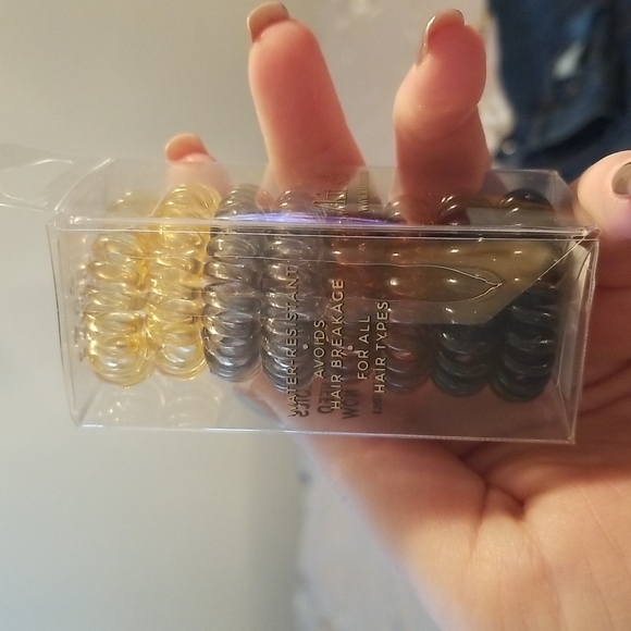 Hair Ties - Picture 3 of 6